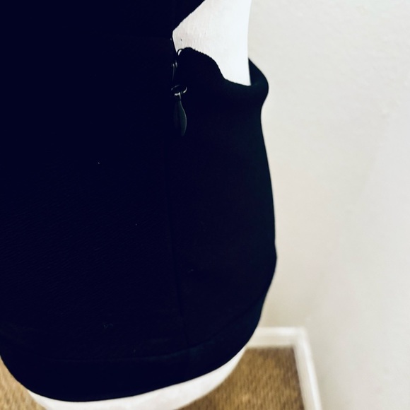 Bebe Black Sleeveless V-Neck Bodysuit Top - Picture 7 of 11